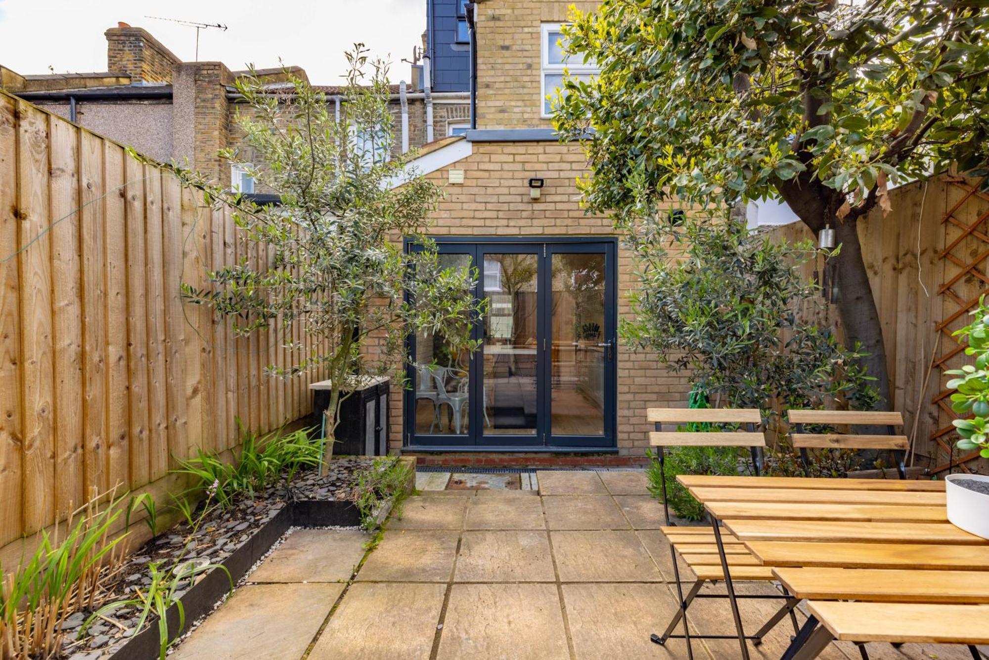The Stratford Villa London Exterior photo